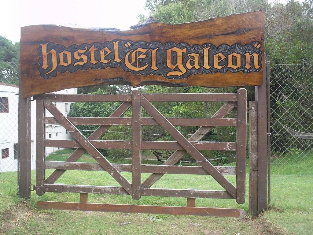 Hostel El Galeon Villa Gesell Exteriör bild